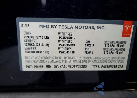 2013 Tesla Model S z USA, uszkodzony, nr VIN 5YJSA1CN2DFP03285